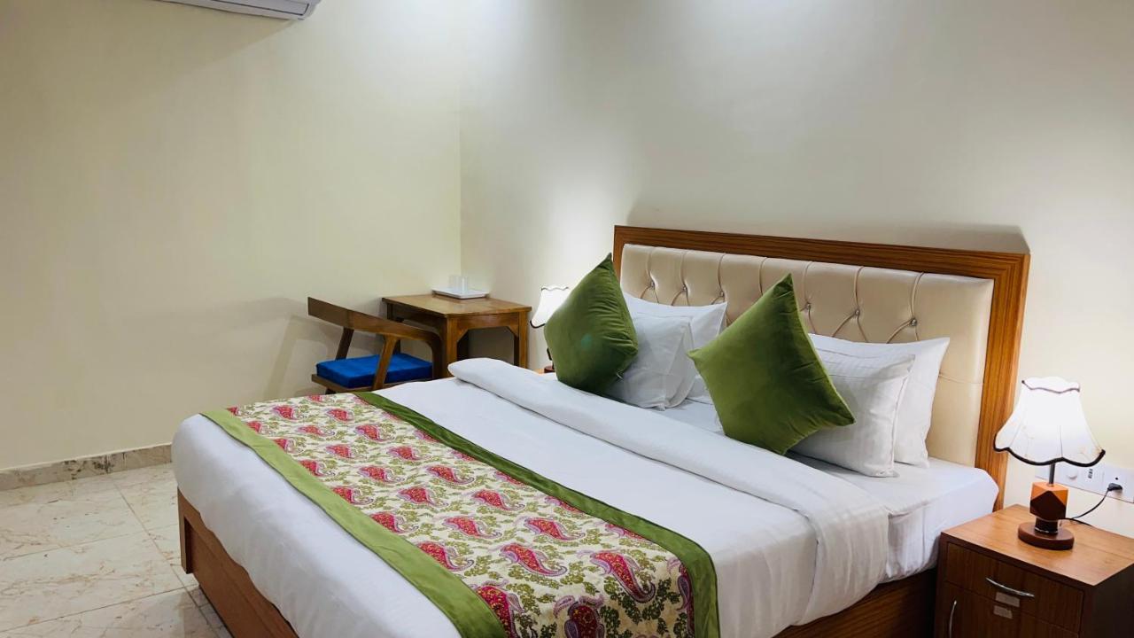 Hotel Areca Inn Noida Extension - Couple Friendly Local Ids Accepted Exterior photo